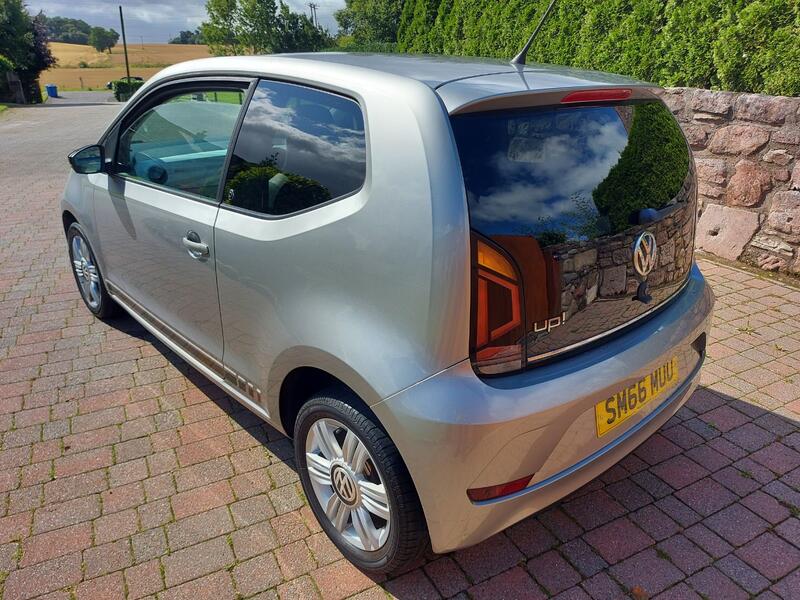 VOLKSWAGEN UP