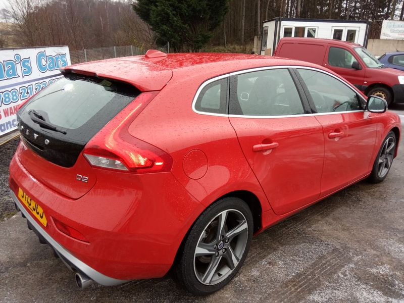 VOLVO V40