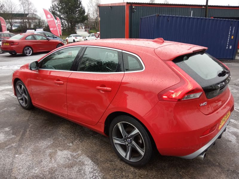 VOLVO V40