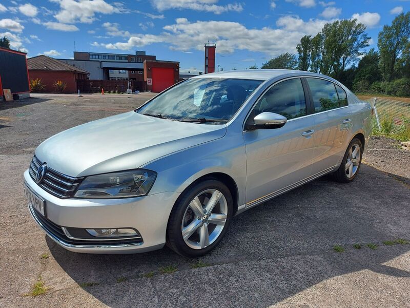 VOLKSWAGEN PASSAT