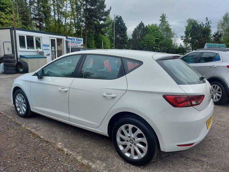 SEAT LEON