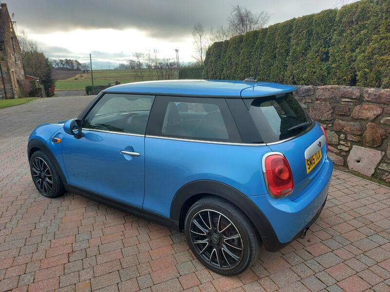 MINI HATCH