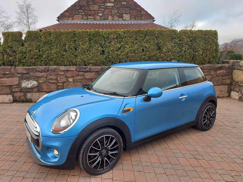 MINI HATCH