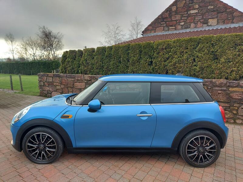 MINI HATCH